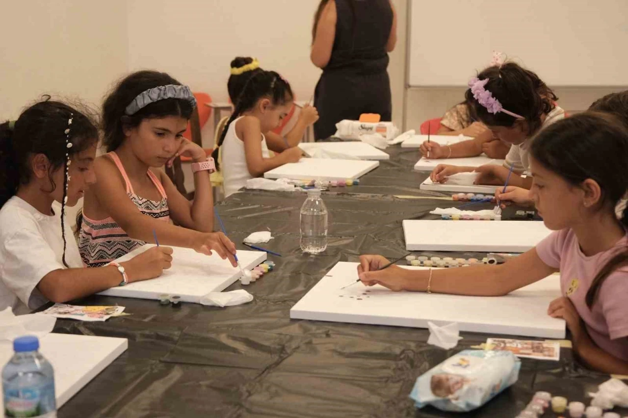 Bodrum Belediyesinden &ccedil;ocukların gelişimine sanat desteği
