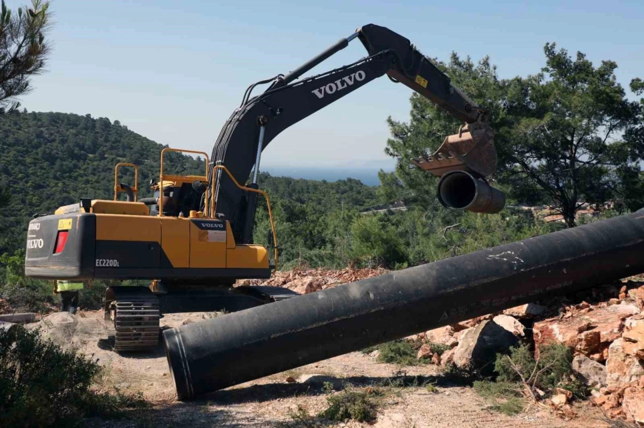 Bodrum’da arızalı su isale hatlarının 3 bin 200 metresi yenilendi

