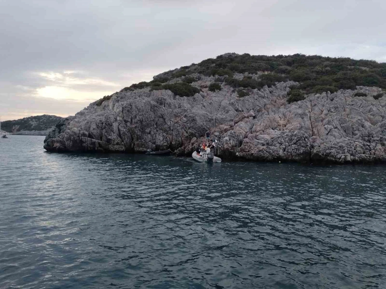 Bodrum’da bot kayalıklara çarptı: 4 yaralı
