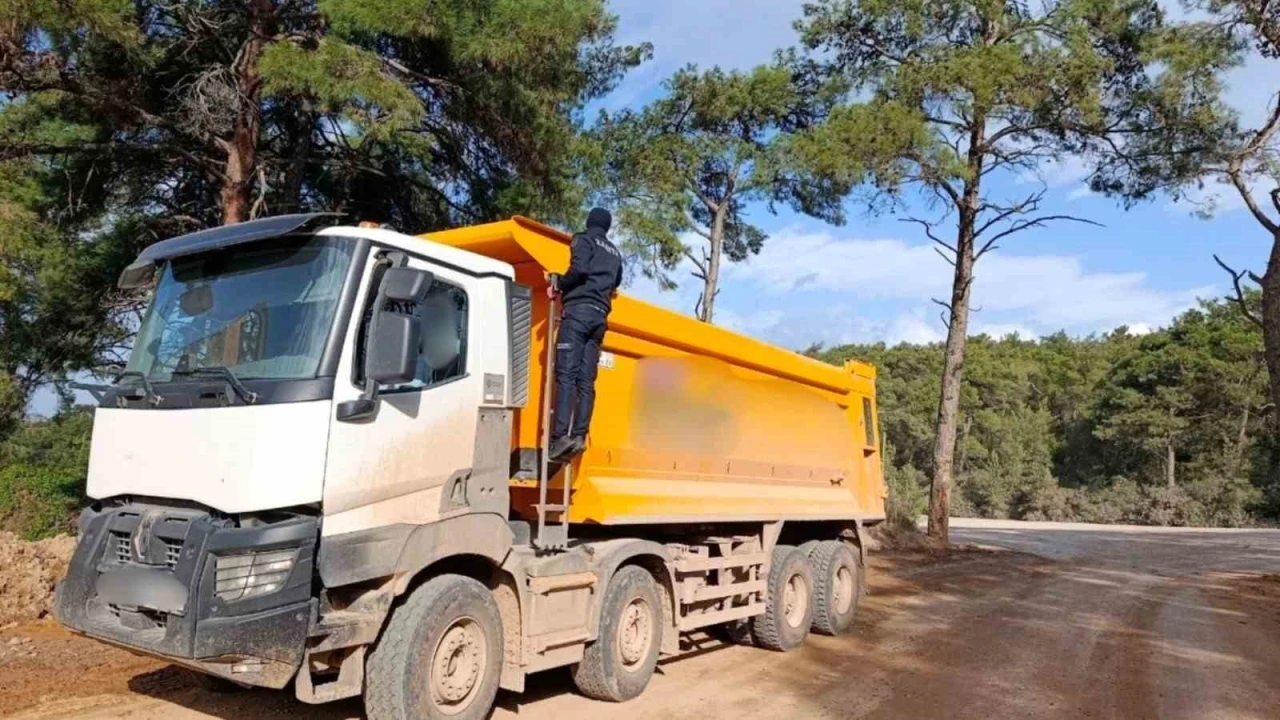 Bodrum&rsquo;da inşaat atığı d&ouml;kenlere 418 bin T&uuml;rk Lirası cezai işlem
