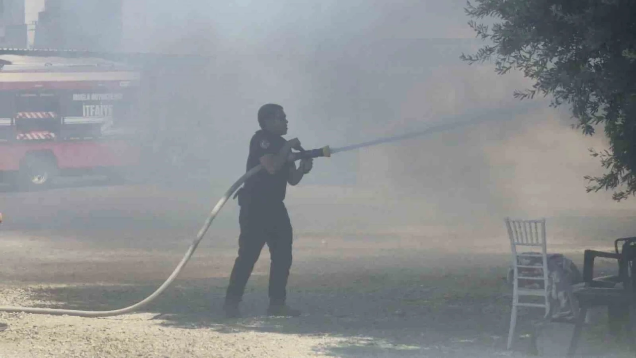 Bodrum&rsquo;da personel lojmanında yangın
