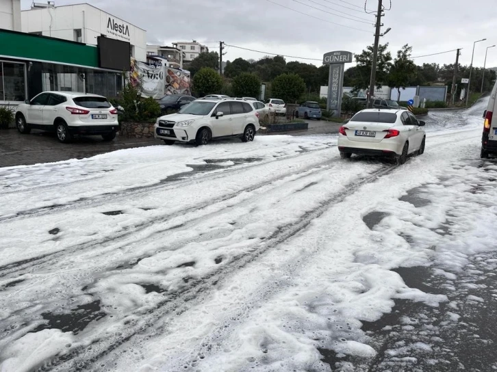 Bodrum’da yol aniden köpürdü