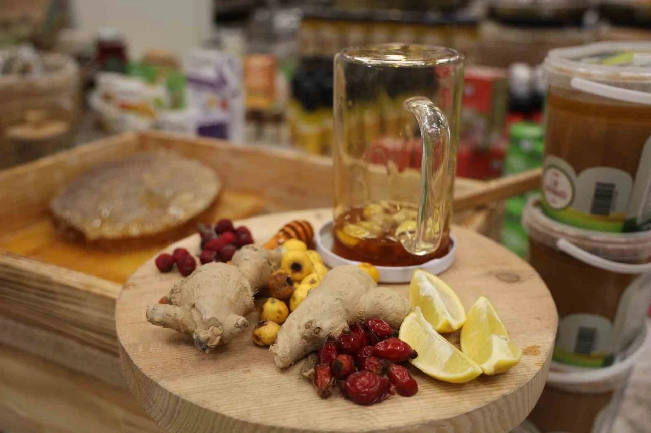 Boğaz enfeksiyonuna karşı zencefil ve bal karışımı