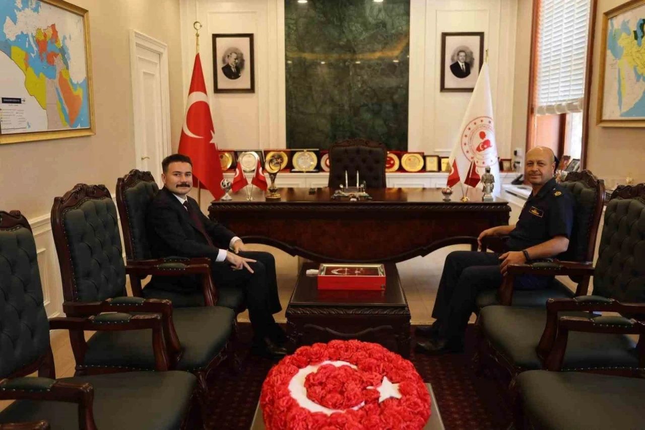 Boğaz ve Garnizon Komutanı Bi&ccedil;en ile Kaymakam Acar&rsquo;dan G&ouml;k&ccedil;eada değerlendirmesi
