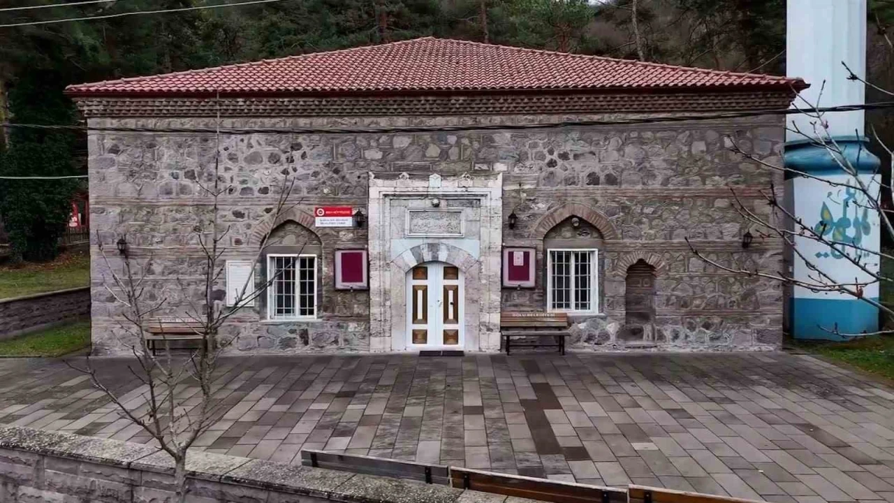 Bolu&rsquo;da 500 yıllık cami, ilk g&uuml;nk&uuml; ihtişamını koruyor
