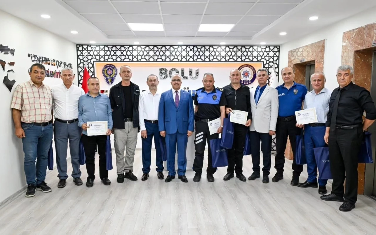 Bolu&rsquo;da emekliye ayrılan polislere teşekk&uuml;r belgesi
