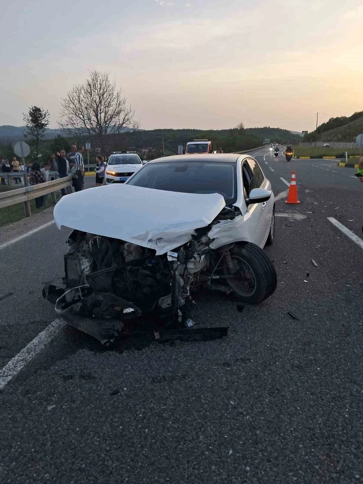 Bolu’da iki otomobil çarpıştı: 2 yaralı
