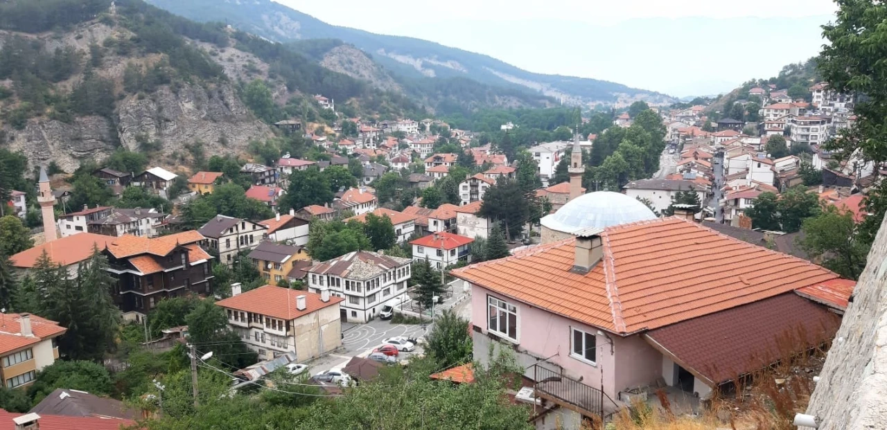 Bolu’da kaya düşmesi riski altındaki evler için tahliye kararı: 30 gün süre verildi
