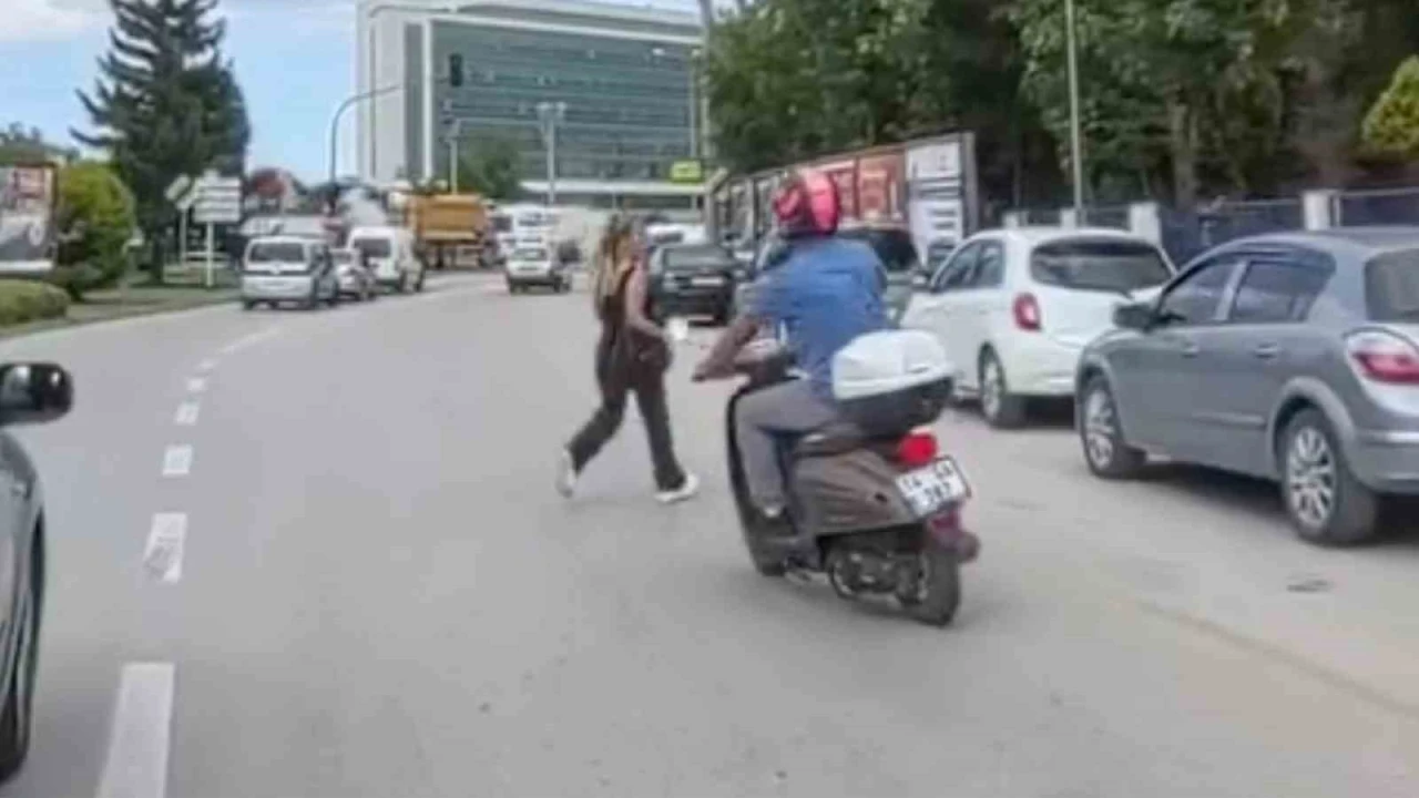 Bolu&rsquo;da kazadan kıl payı kurtuldular: O anlar kamerada
