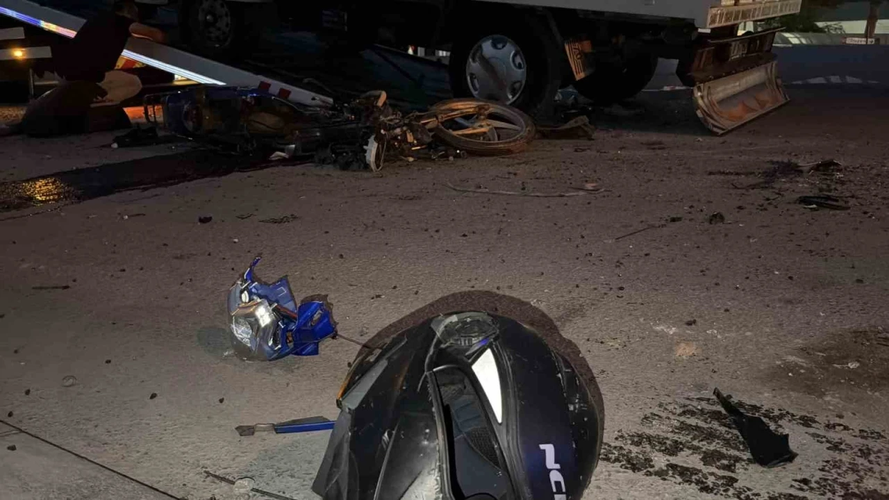 Bolu&rsquo;da motosiklet ile kamyonet &ccedil;arpıştı: 1 &ouml;l&uuml;, 1 yaralı
