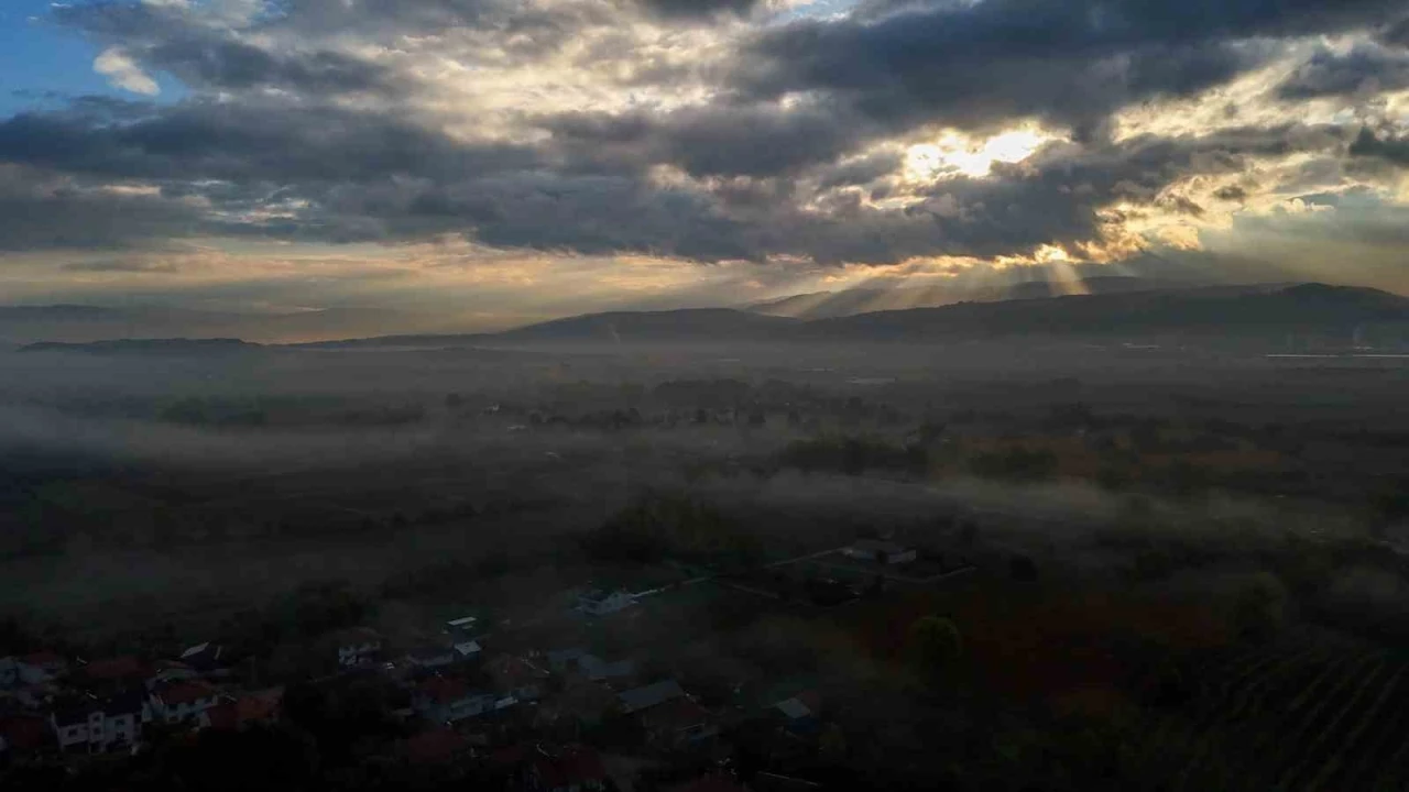 Bolu’da sis denizi kartpostallık manzaralar oluşturdu