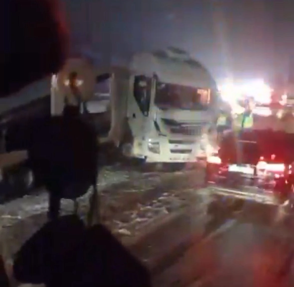 Bolu Dağı T&uuml;neli &ccedil;ıkışında 6 ara&ccedil;lı zincirleme kaza
