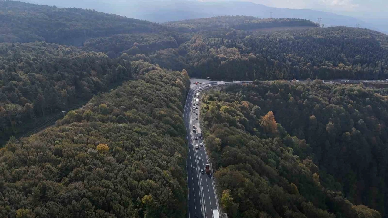 Bolu Dağı Tüneli’nde yapılan çalışmalar kara yolundaki trafiği artırdı
