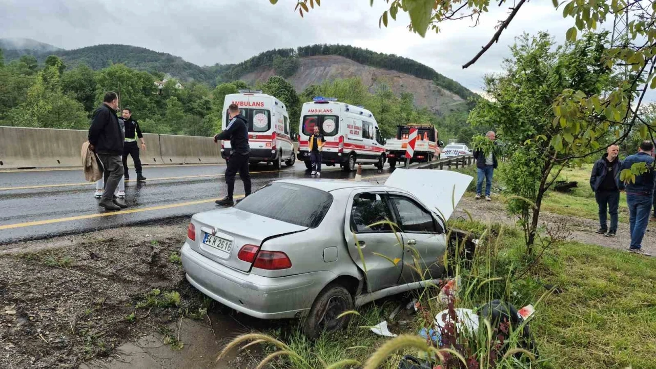 Bolu Dağında otomobil kanala uçtu; 3 yaralı
