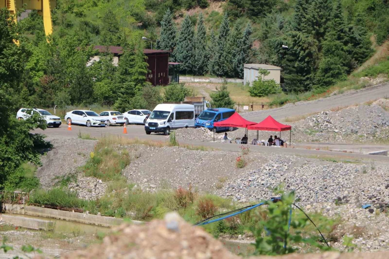 Bolu&rsquo;daki maden faciasında 1 tutuklama: İş&ccedil;inin cansız bedenini &ccedil;ıkarma &ccedil;alışmaları s&uuml;r&uuml;yor
