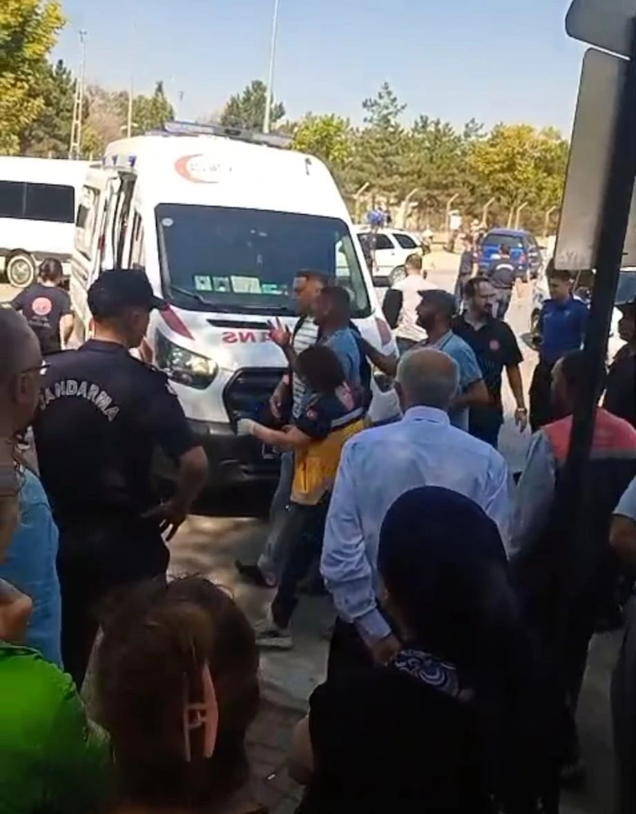 Boşanma aşamasındaki eşi ve ailesine kurşun yağdırdı: 4 yaralı
