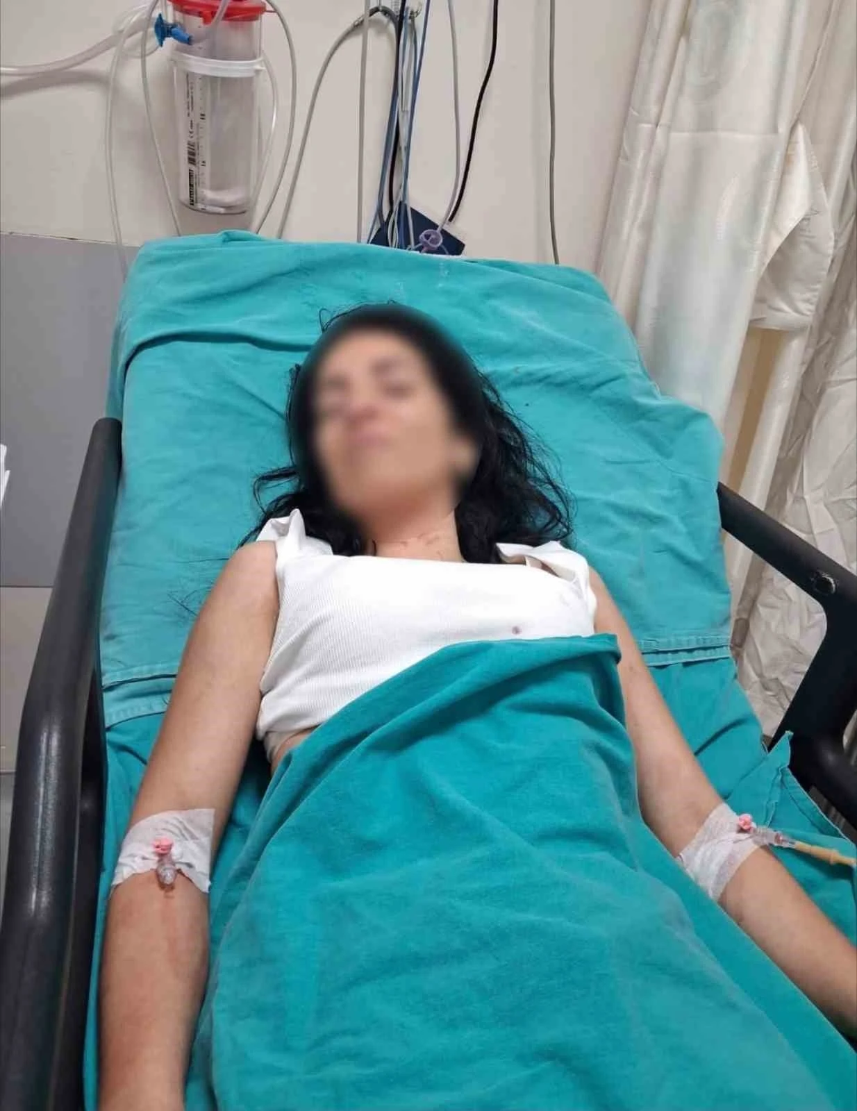 Boşanma aşamasındaki eşini defalarca bı&ccedil;aklayan koca tutuklandı
