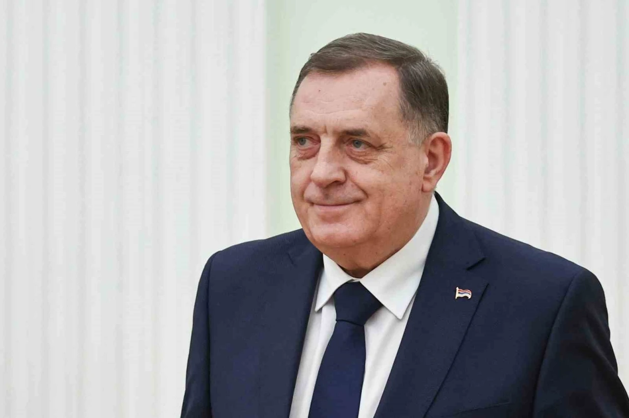 Bosnalı Sırp lider Dodik aleyhindeki tutuklama emri kaldırıldı
