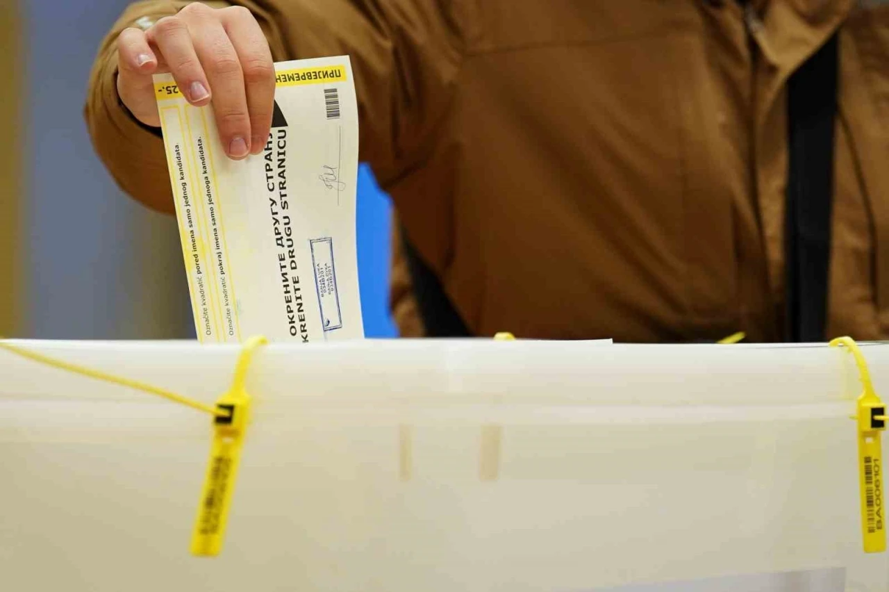 Bosnalı Sırplar, entite başkanını seçmek için sandık başında
