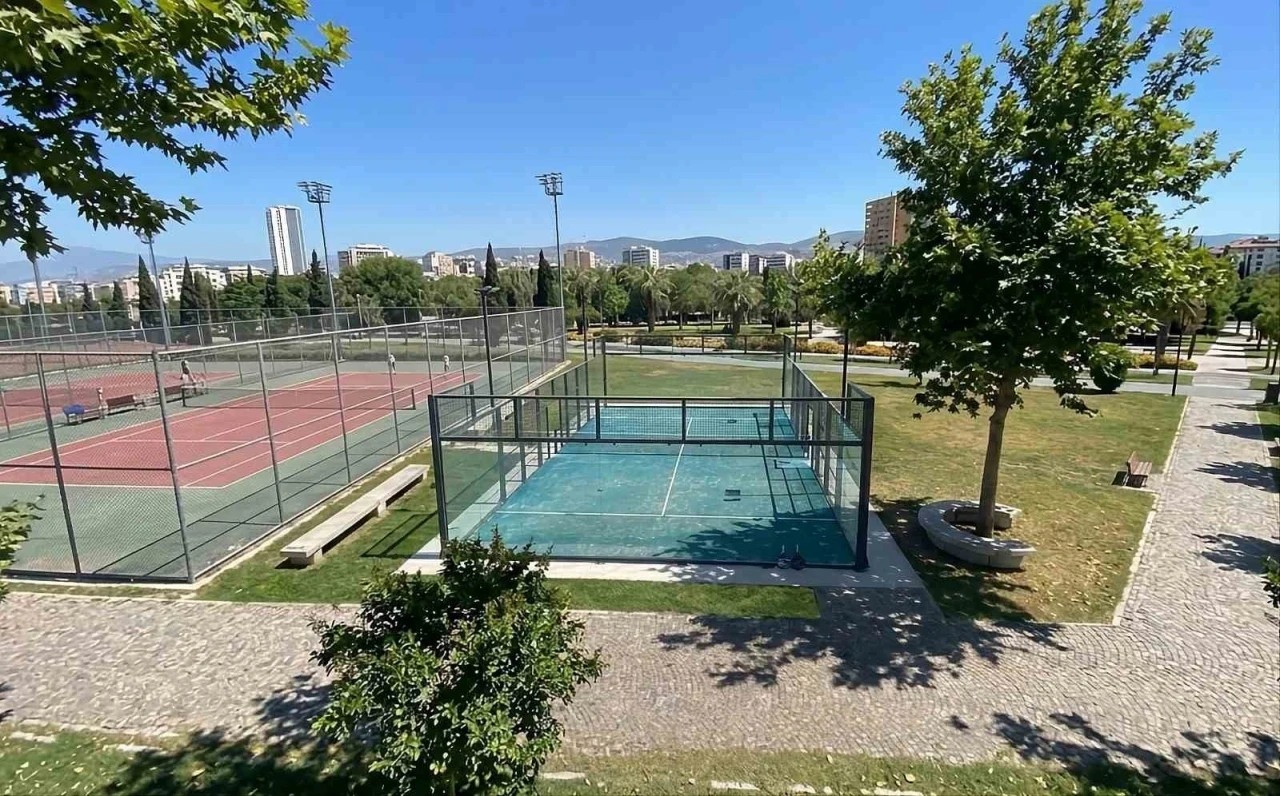 Bostanlı Sahili&rsquo;ne yeni padel kortları geliyor
