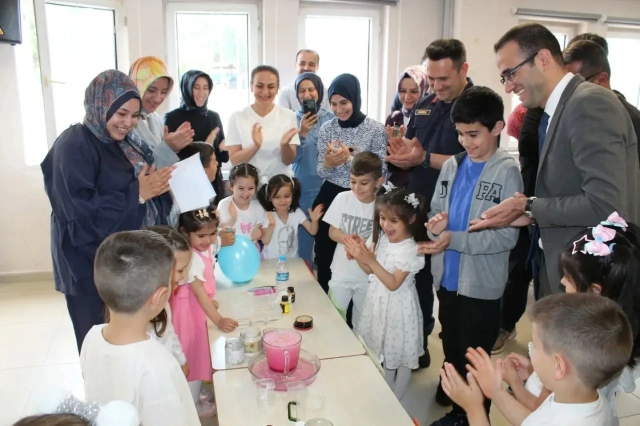 Boyabat&rsquo;ta miniklerden bilim ş&ouml;leni

