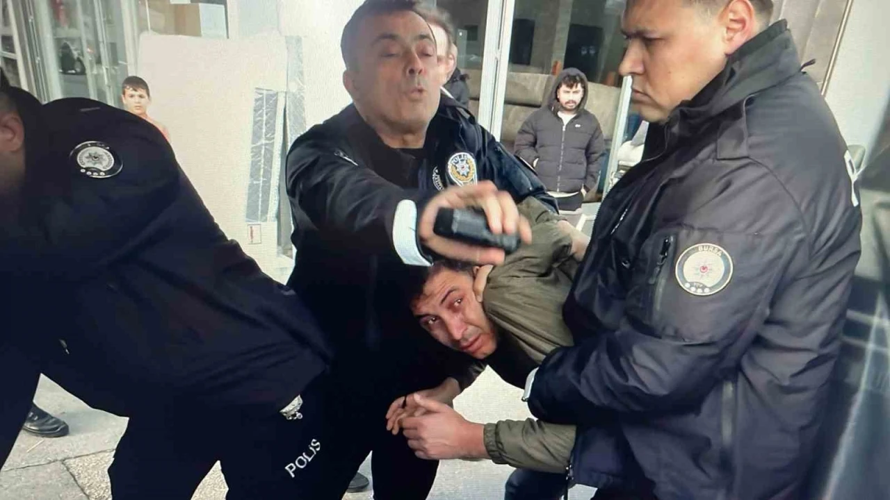 Bozbey&rsquo;e saldırı girişiminde bulunan 2 kişi adli kontrol şartıyla serbest bırakıldı
