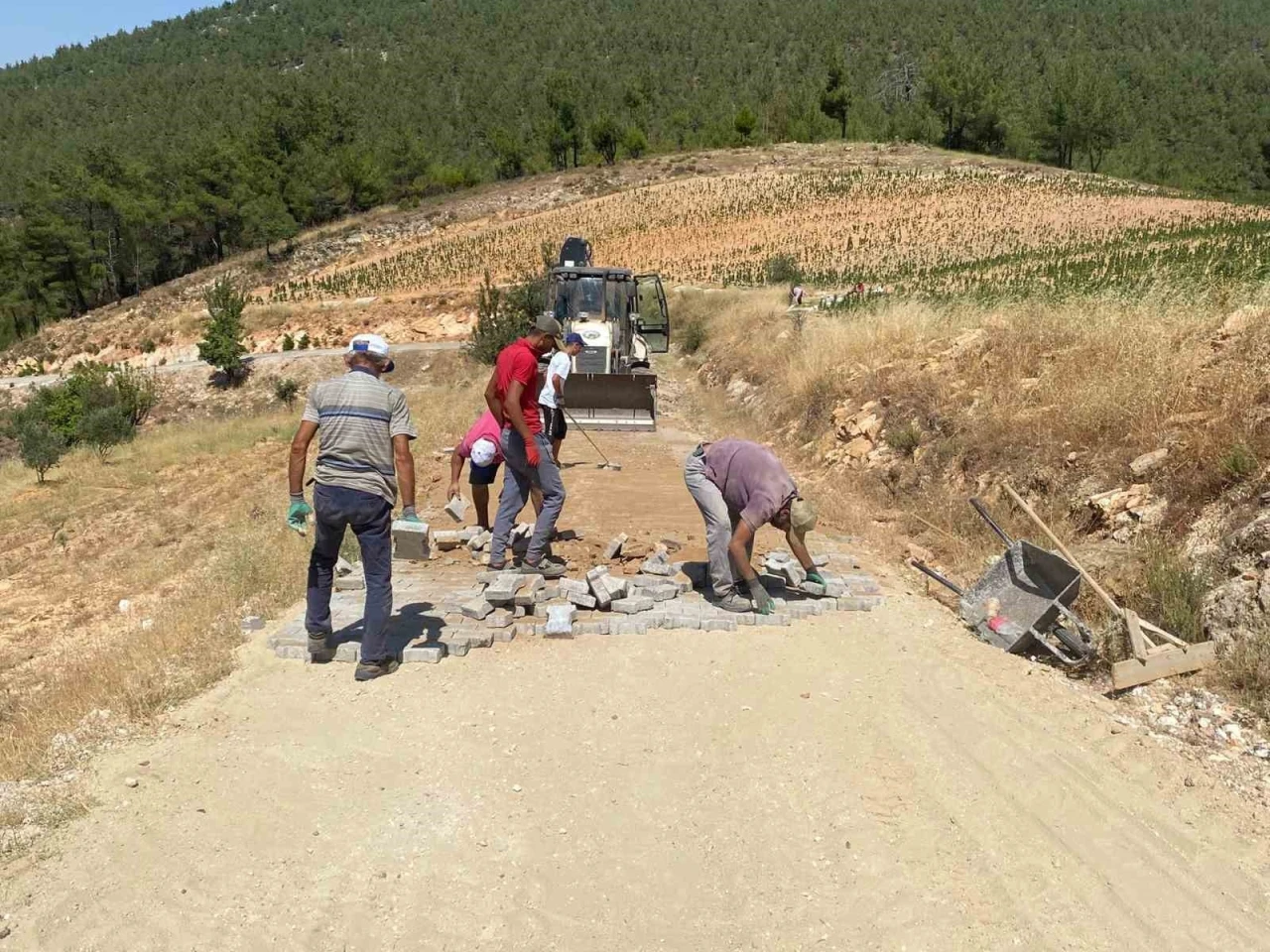Bozdoğan Belediyesi Yeşilçam mahallesinde çalışmalara devam ediyor
