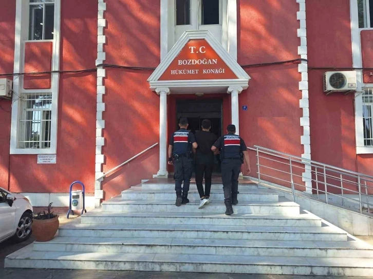 Bozdoğan&rsquo;da 85 bin liralık incir &ccedil;aldı, jandarmaya yakalandı
