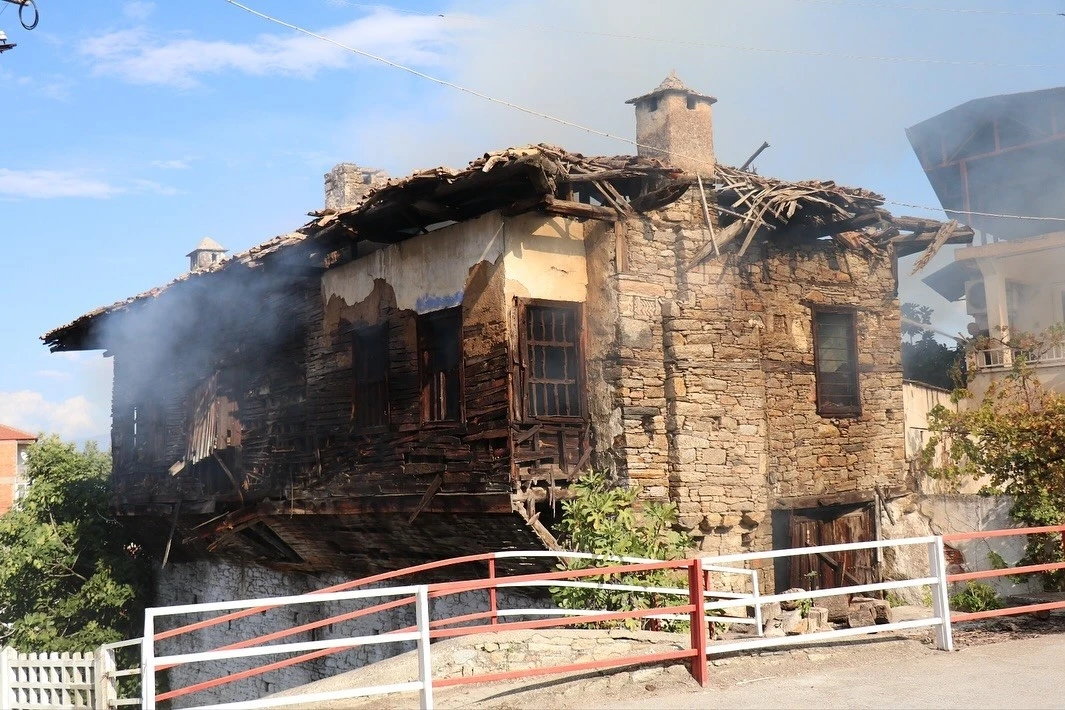Bozdoğan’da ev yangını
