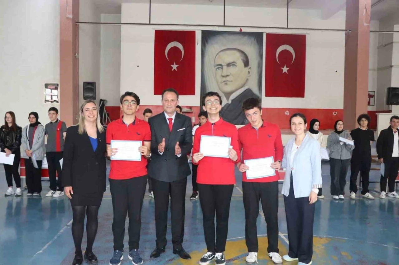 Bozüyük’te Liseler Arası Kültür ve Aktüalite Yarışması

