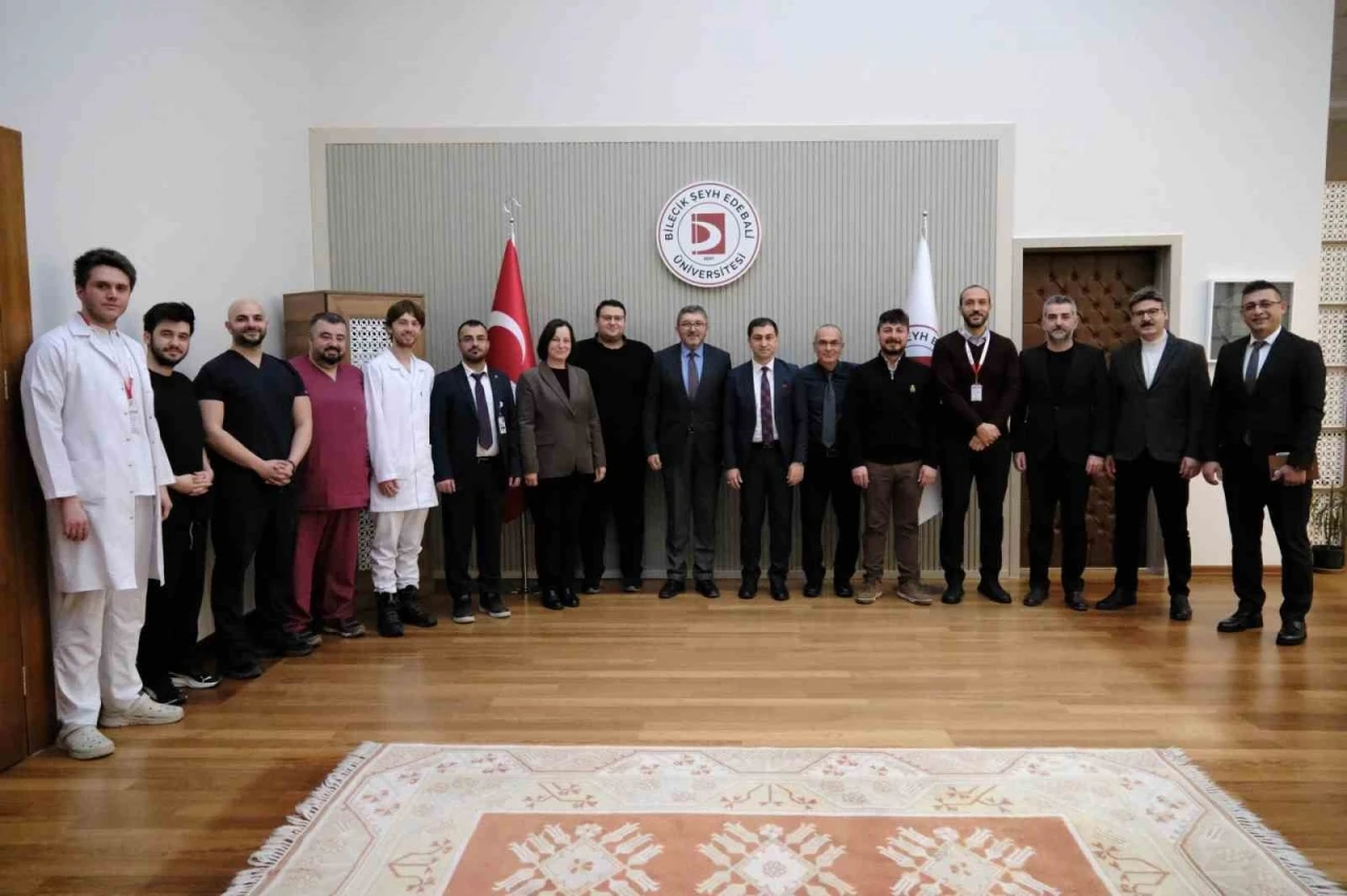 BŞE&Uuml; sağlıkta g&uuml;c&uuml;n&uuml; artırıyor: 7 asistan hekim uzmanlık eğitimine başladı
