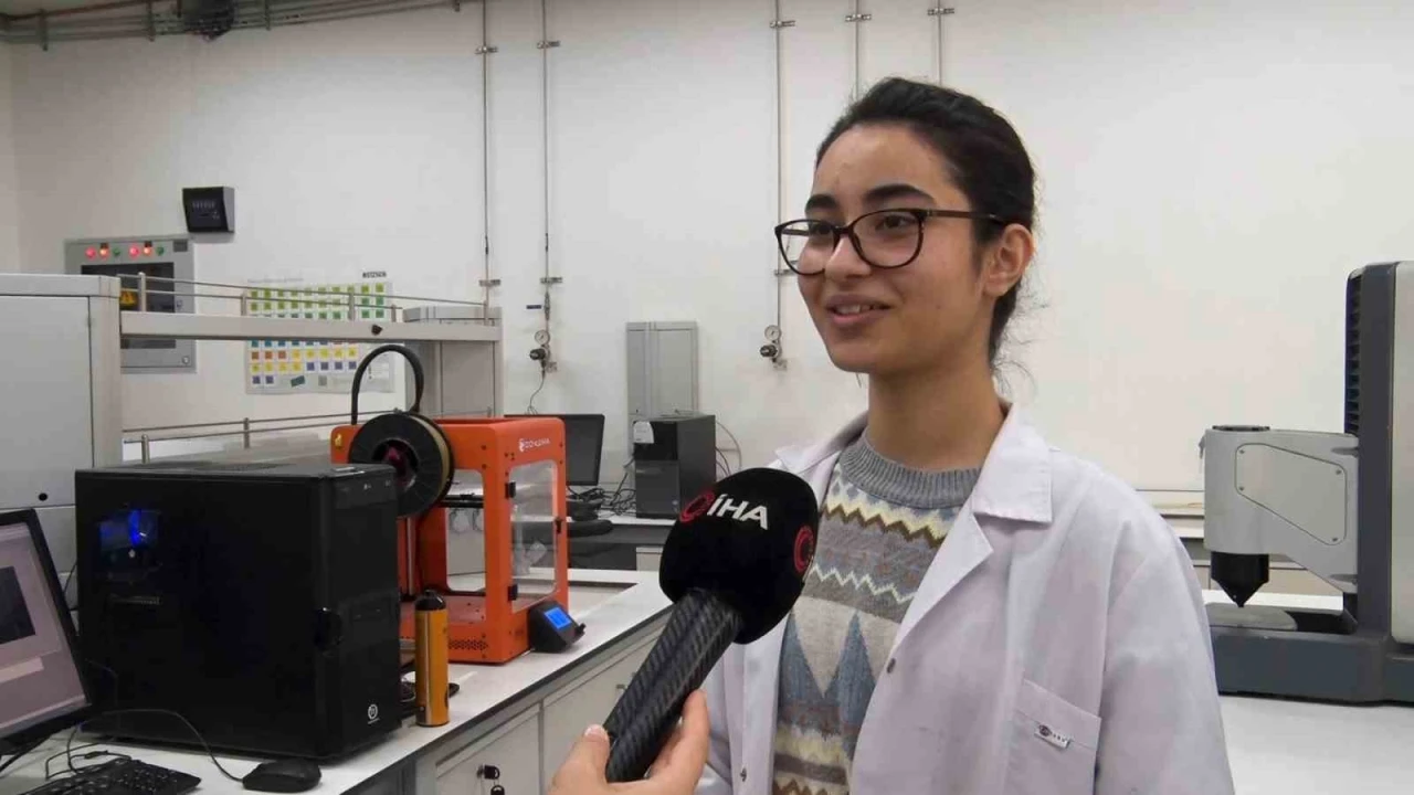 BTÜ’den Türkiye’de bir ilk: Lise öğrencileri bir ay boyunca üniversiteli oldu
