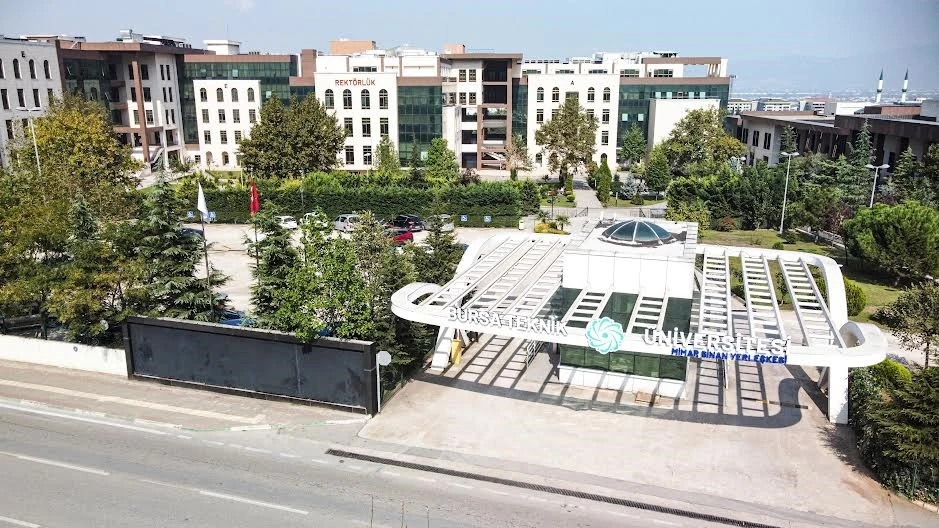 BTÜ Türkiye’nin en hızlı yükselen ikinci üniversitesi oldu
