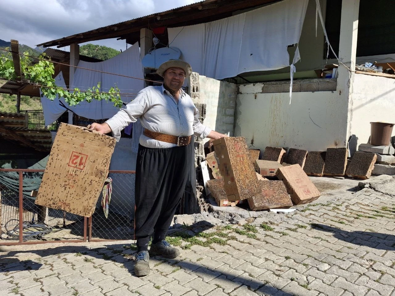 Bu da Adana usulü &quot;sinekle mücadele&quot;
