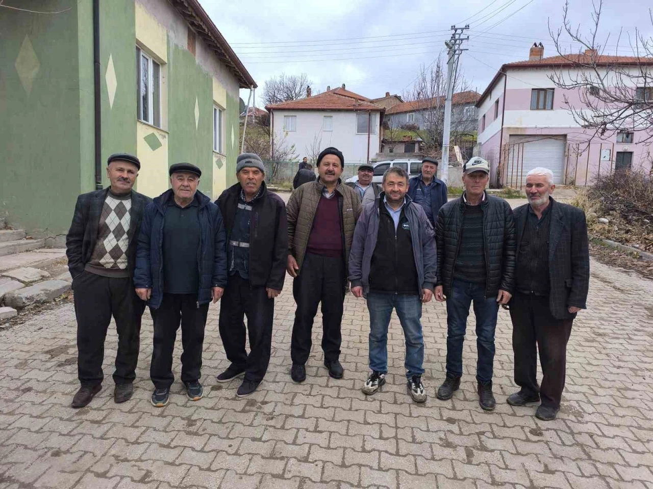 Bu köyde iletişim kurulamıyor
