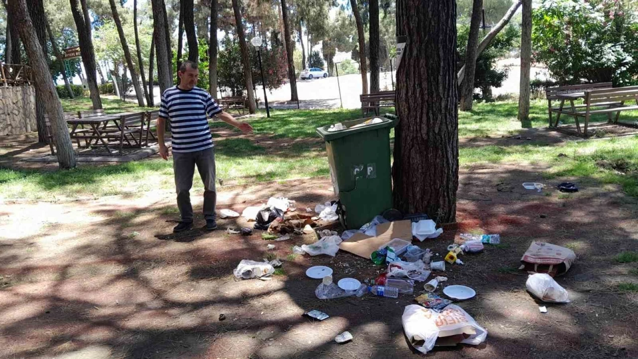 Bu park bir gecede bu hale geldi

