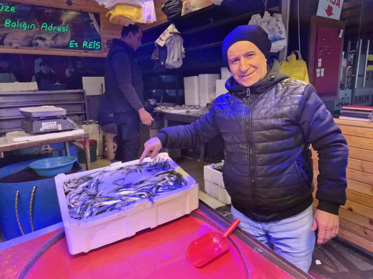 Bu sezon balık tezgahlarının g&ouml;zdesi sardalya oldu