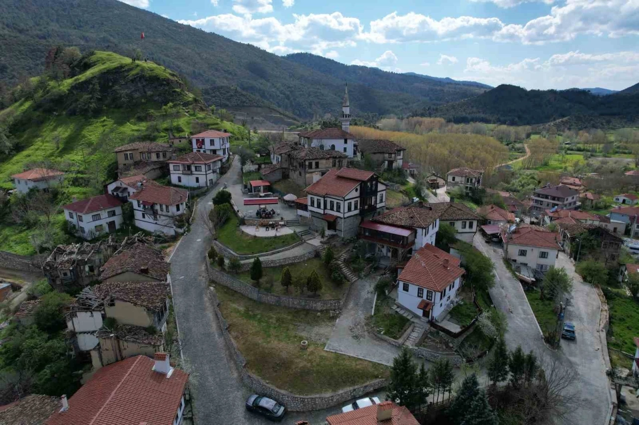 Bu sokaklar a&ccedil;ık hava m&uuml;zesi: Osmanlı&rsquo;dan g&uuml;n&uuml;m&uuml;ze tanıklık eden miras
