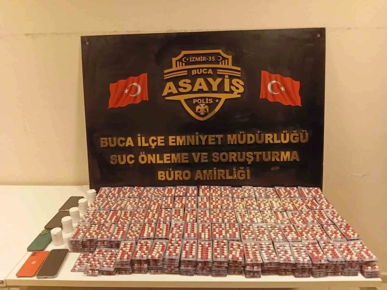 Buca’da 11 bin 296 adet uyuşturucu hap ele geçirildi
