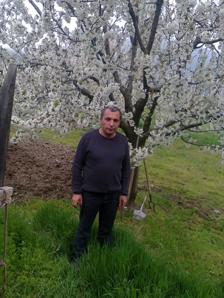 Budadığı ağaçtan düşen adam hayatını kaybetti
