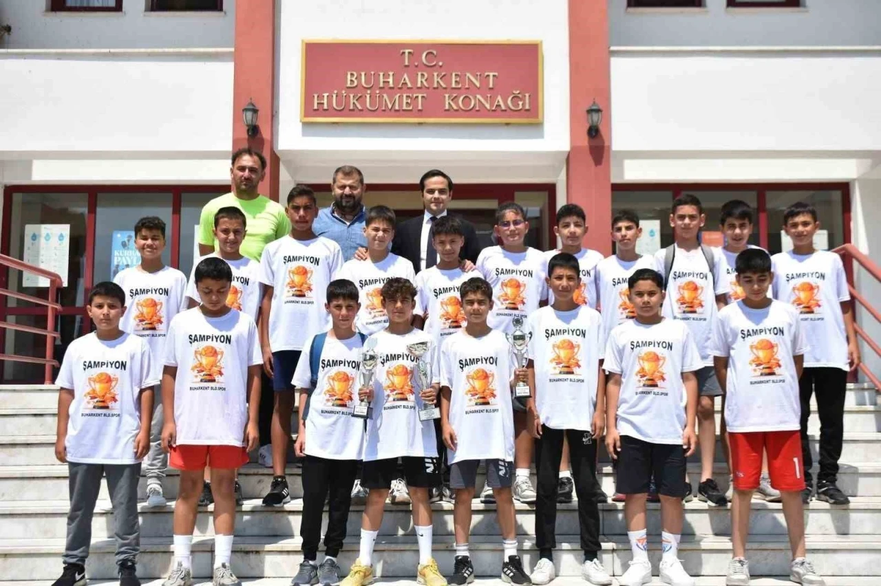 Buharkent’te U13 Takımı namağlup şampiyon oldu
