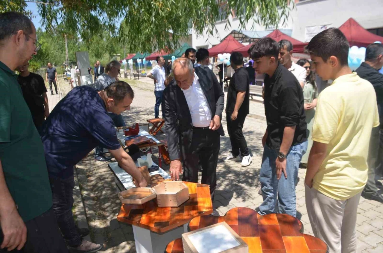Bulanık Borsa İstanbul MTAL&rsquo;de yıl sonu sergisi

