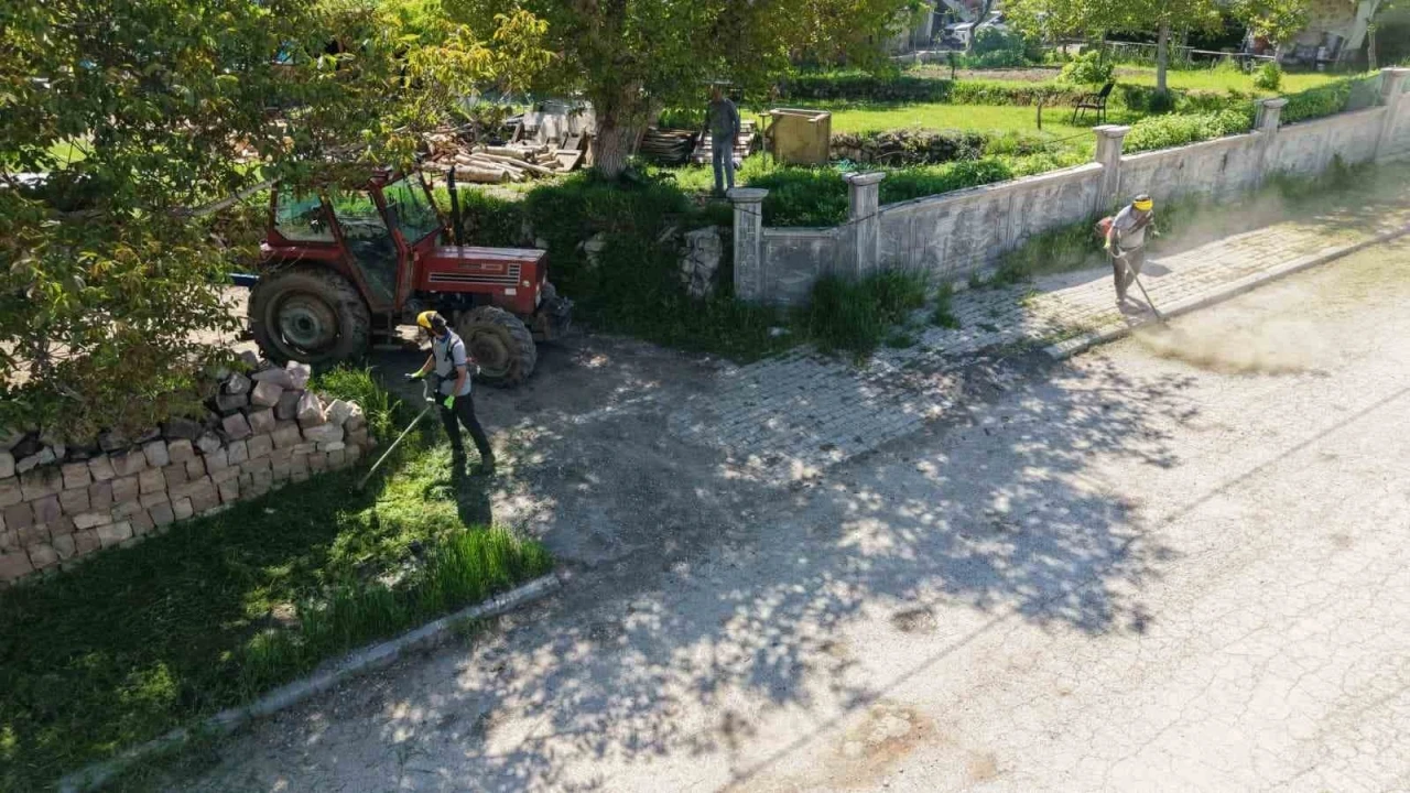 B&uuml;nyan Belediyesi &ccedil;evre kirliliğine karşı &ccedil;alışmalarını s&uuml;rd&uuml;r&uuml;yor
