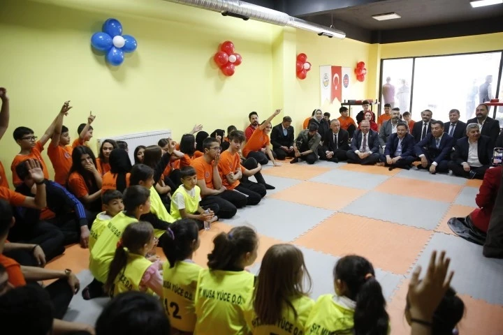 B&uuml;nyan Şof&ouml;rler Odası ERVA Spor Kul&uuml;b&uuml; a&ccedil;ıldı
