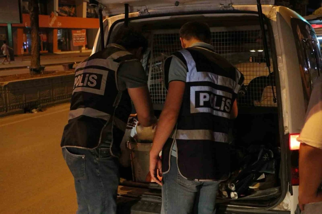 Burdur’da 15 günde 33 aranan şahıs yakalandı, 361 şüpheliye adli işlem yapıldı
