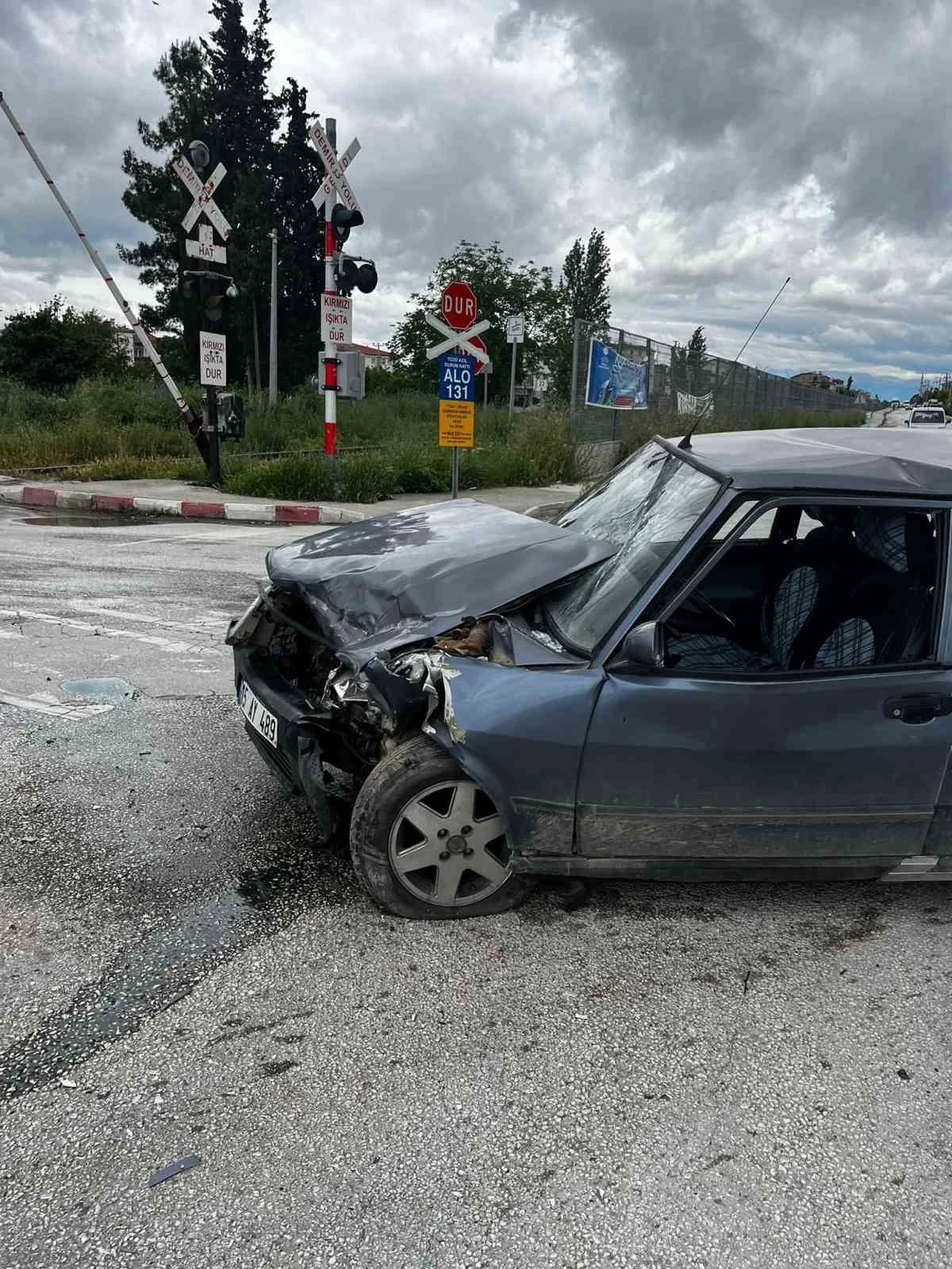Burdur&rsquo;da okul servisi ile otomobil &ccedil;arpıştı: 7 yaralı
