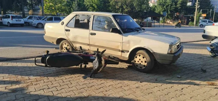 Burdur&rsquo;da otomobil ile motosiklet &ccedil;arpıştı: 1 yaralı
