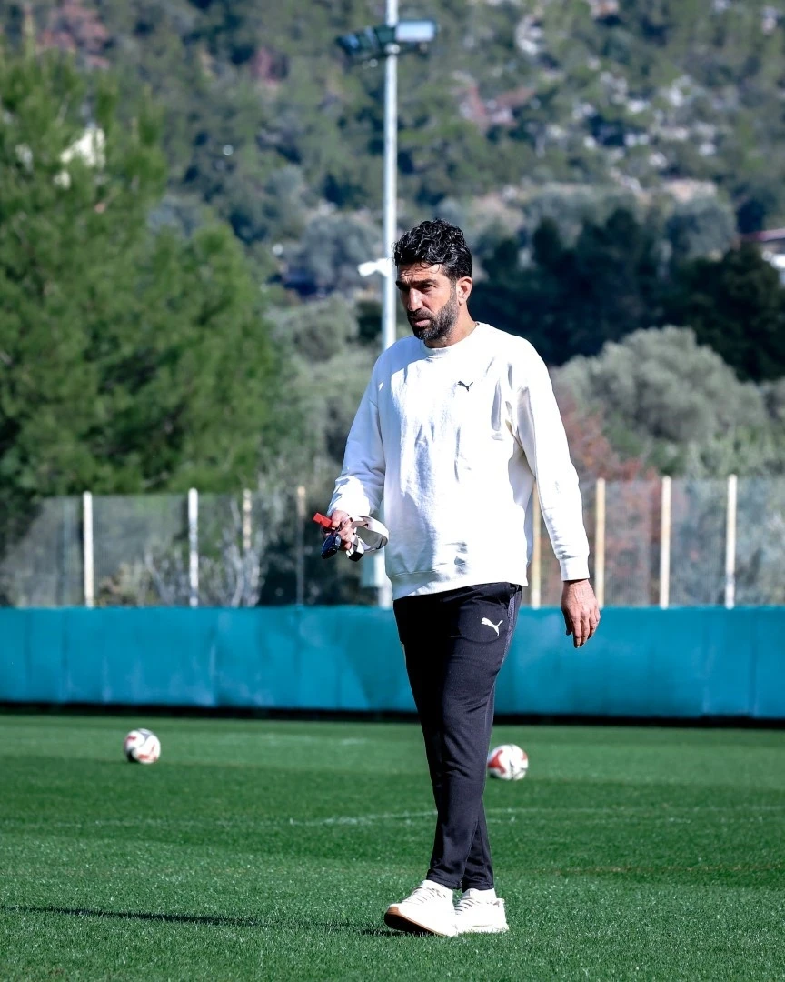 Burhan Eşer: "Devre arasında transfer arayışlarımız olacak"
