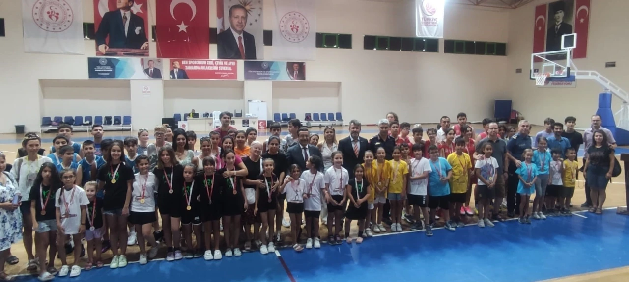 Burhaniye’ de 15 Temmuz spor yarışmaları düzenlendi
