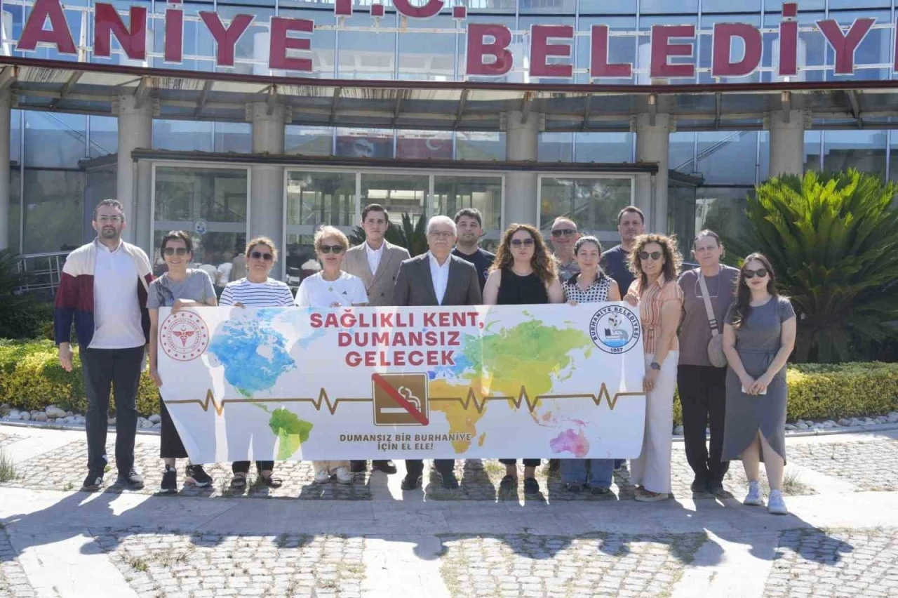 Burhaniye&rsquo;de bağımlılıkla m&uuml;cadelede farkındalık afişleri tanıtıldı
